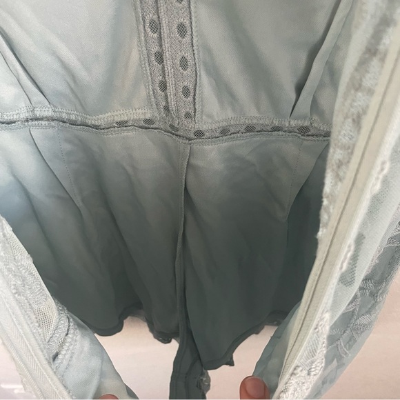 Socialite Plunging Lace Romper Jumpsuit Green Mine Women's Size Large NWT - Picture 14 of 14